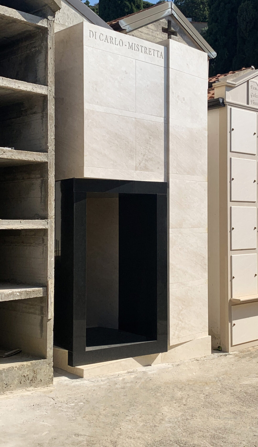 LO SPAZIO OLTRE LE COSE (LA LUCE ZENITALE)-EDIFICIO DEDICATO ALLA SEPOLTURA A MUSSOMELI (CL)